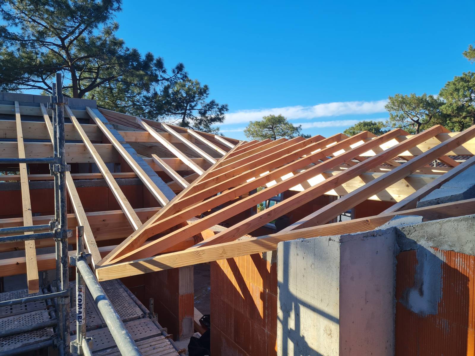 charpente traditionnelle autour du Bassin d'Arcachon : sur mesure haut de gamme 