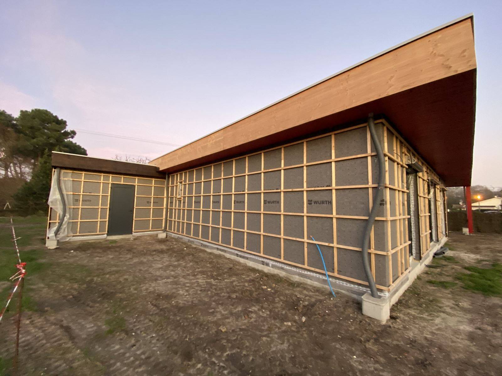 Réalisation d'une maison ossature bois avec un toit terrasse en gironde