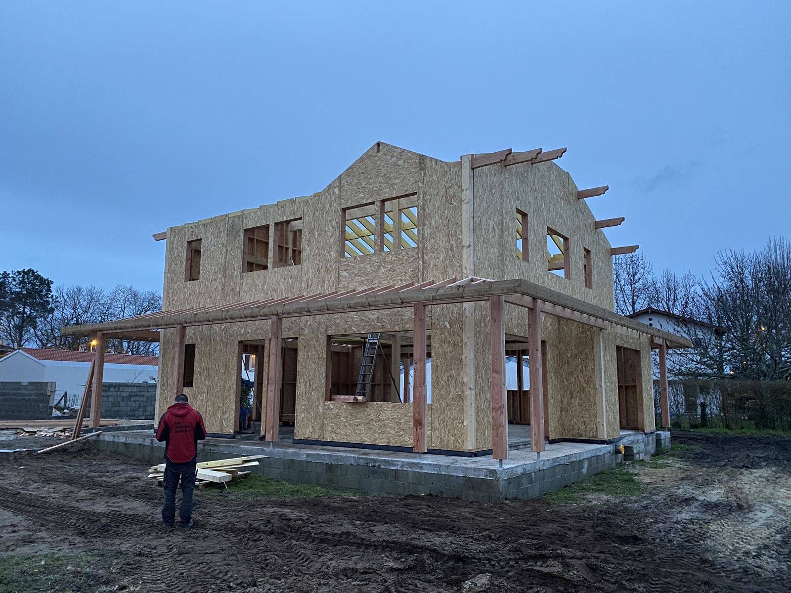Levage d'une maison ossature bois à Parentis en Born