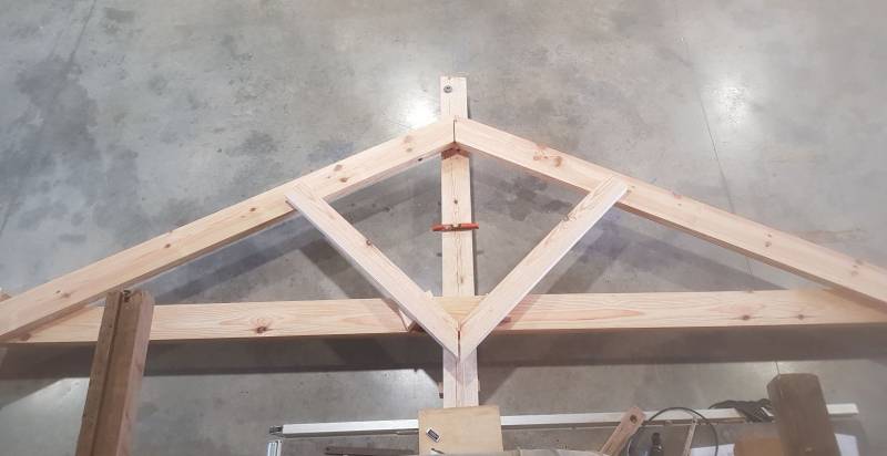 Piquage et taillage de Charpente Traditionnelle à l'atelier à Saucats