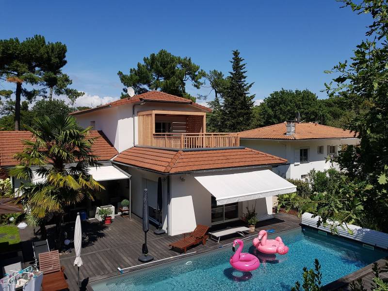 Réalisation d'une pergola avec garde corps pour une villa à Archon