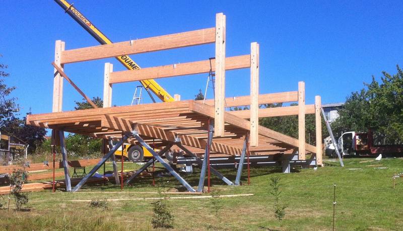Levage d'une structure poteau poutre