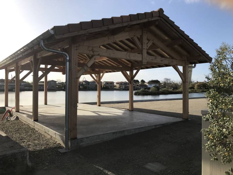 Rélasation d'un abris en Charpente Traditionnelle en Douglas