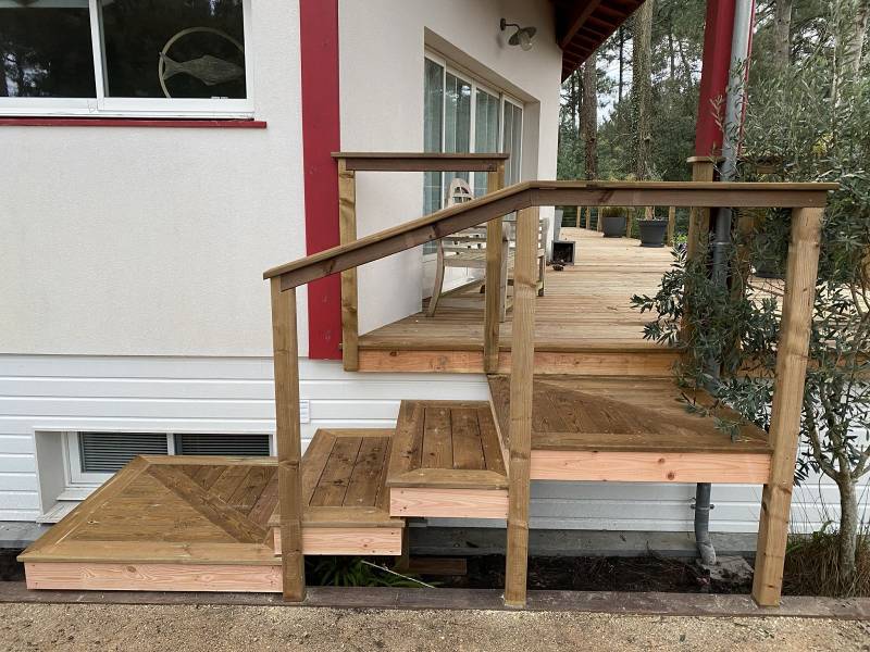 Construction d'un escalier bois recouvert de lame de terrasse